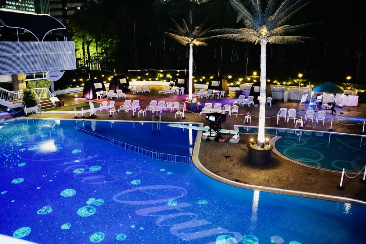 1部（9〜11時）1棟（すべて最大4名まで）一般2万円／2部（12〜14時）・3部（15〜17時）1棟 3万円／ 4部（18〜20時）1棟4万円。混浴不可のため記事末尾のレディースデーを要確認