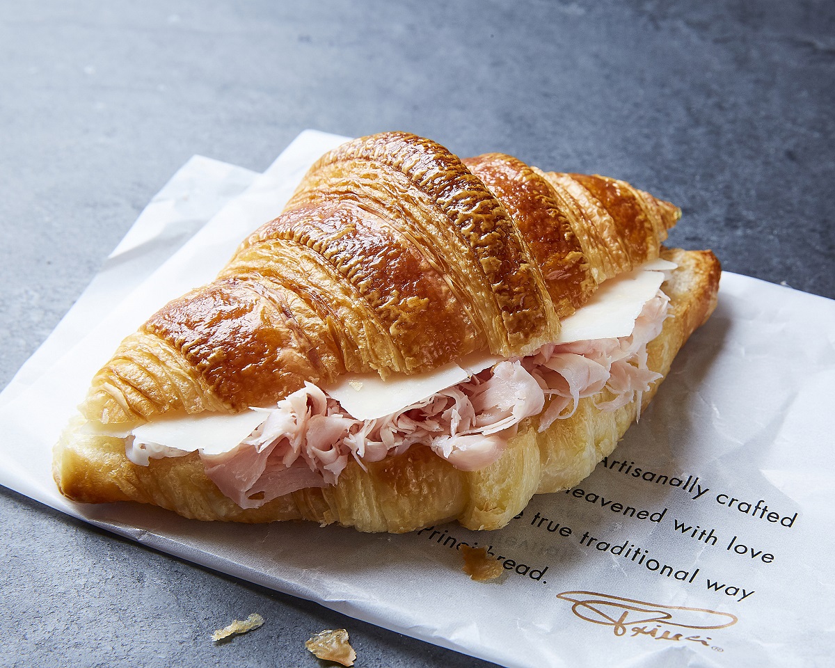 「コルネッティ サンドイッチ プロシュート コット ＆ ペコリーノ」 735円（持ち帰り）