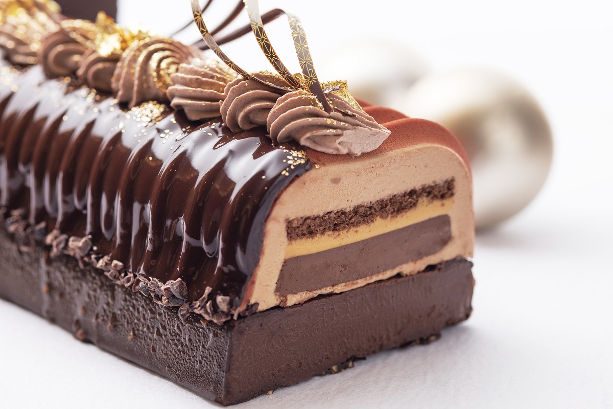 「ノエル ショコラ」縦約20cm、横約8cm、高さ約8cm　1万円　 