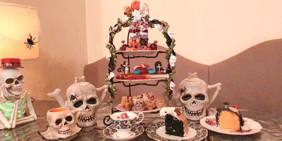 「アコリット」のハロウィン限定アフタヌーンティーが今年も登場！選べるレアな洋食器で特別な体験を