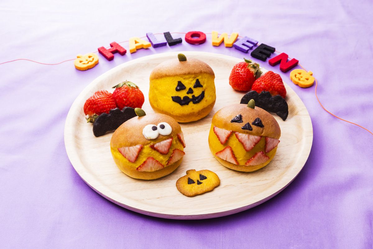 パンプキンマリトッツォ各480円（ストロベリーマニア／イーストヤード4階）