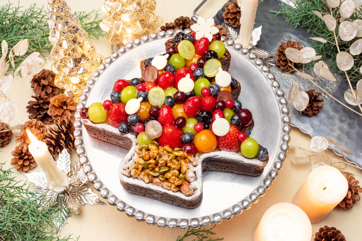 「~タルトプレミエ~ クリスマスツリータルト」W19cm×D19cm(4~5名用)6696円、W26cm×D25.5cm(8~10名用)1万1880円