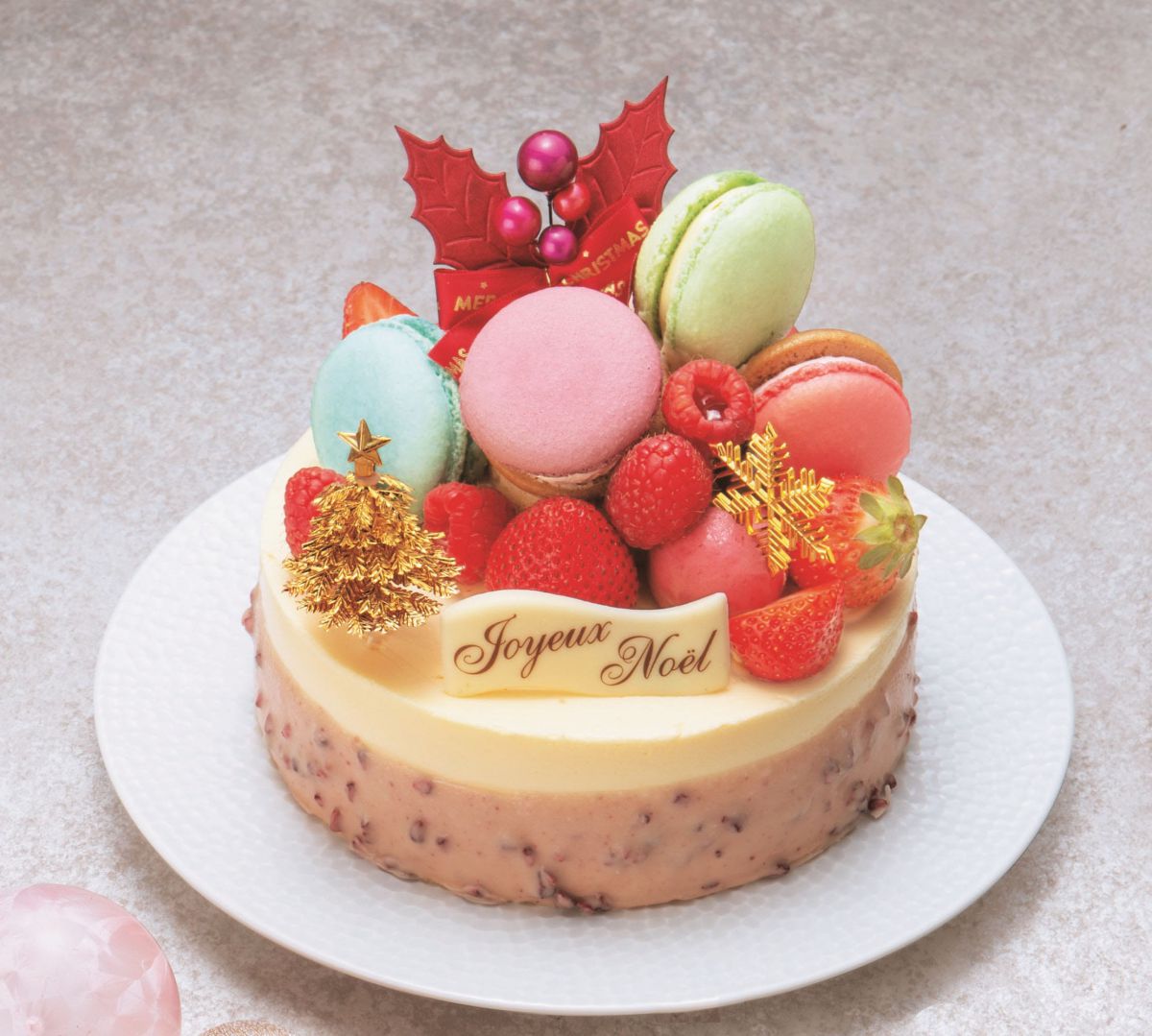 「オー・ギャマン・ド・トキオ」マカロンベリーフロマージュ／φ15cm／4860円