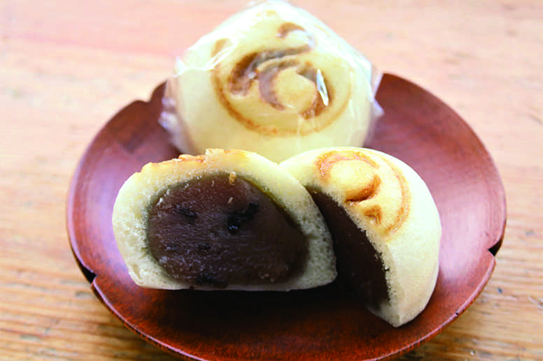 「白鳥まんじゅう」1個100円