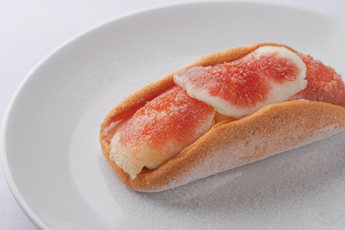 季節のオムレット600円（写真は2021年秋メニューのいちじく）