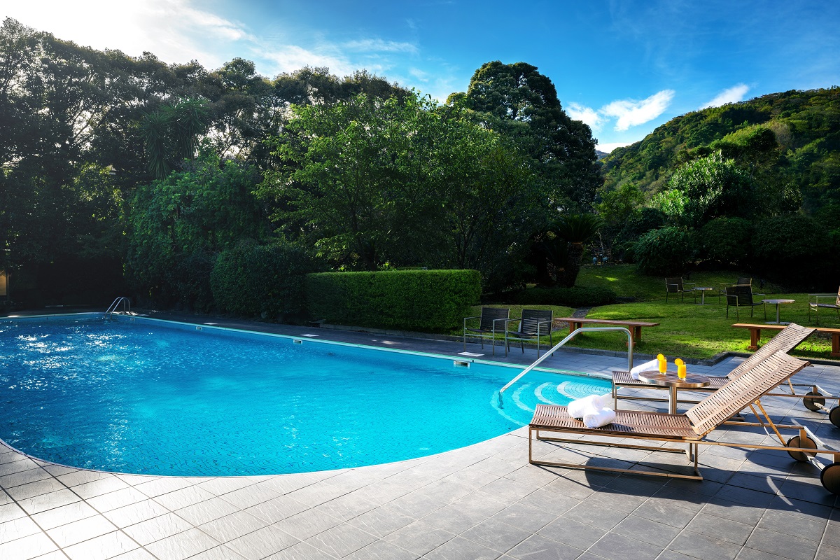 全国屈指の湯量を活かし、プールも源泉が使われています