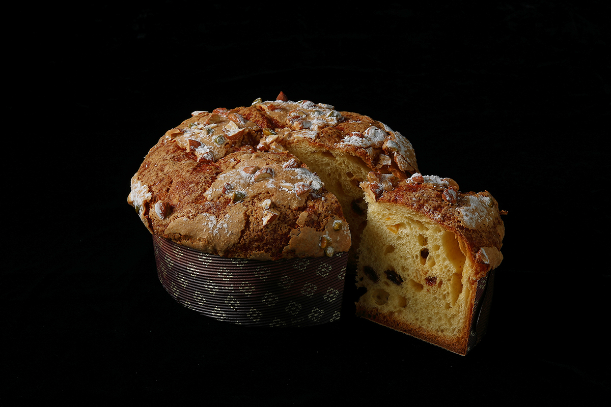 パネトーネ　￥1,500 [高さ約8cm×直径21cm]