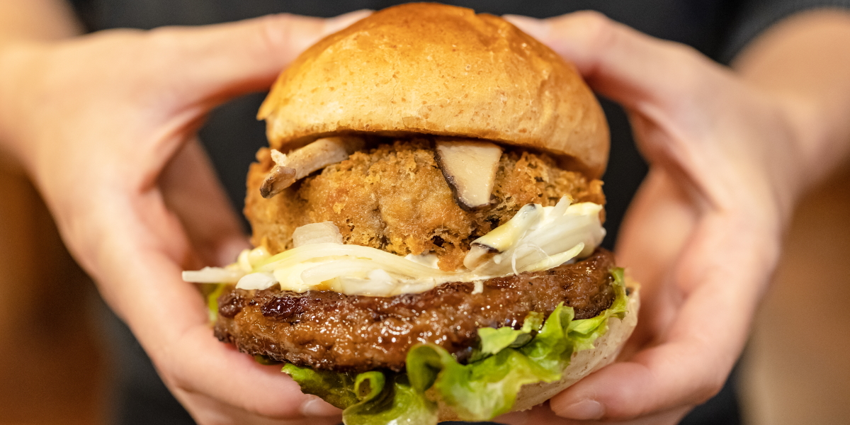 【静岡】肉厚すぎるしいたけフライが圧巻！「THIS 伊豆 SHIITAKE バーガーキッチン」で伊豆のご当地バーガーを堪能