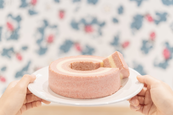 いちごのバームクーヘン1296円