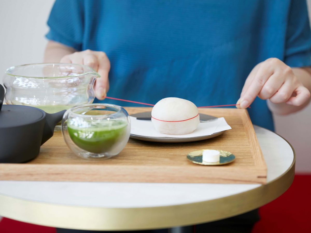 ぐぐぐ～っと力を込めて糸をゆっくり引いていくと…