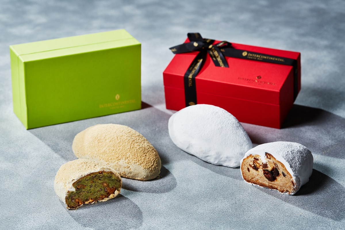 写真右からシュトーレン「プレーン」、「よもぎ大納言」　約16cm　各3456円