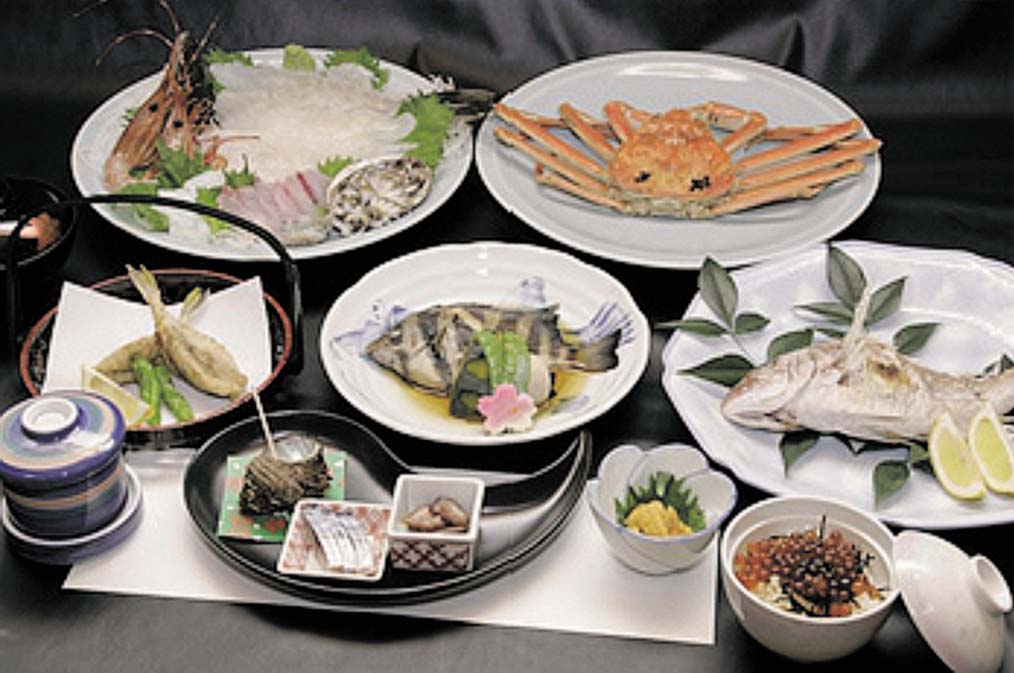 「若狭ぜいたくコース」は若狭の海の幸がギュッと詰まったコース