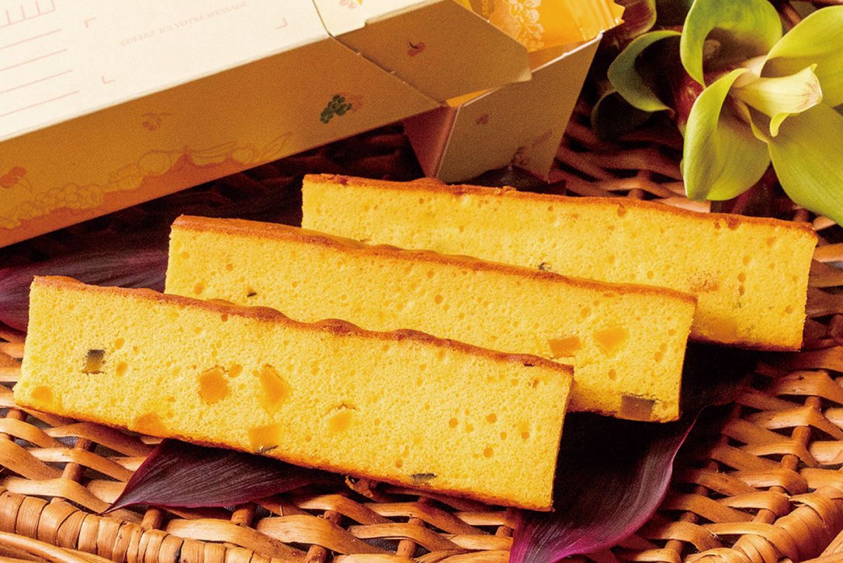 季節限定「かぼちゃパウンドのバトン」1本224円　※キルフェボン全店で販売。公式WEBストアでの販売なし