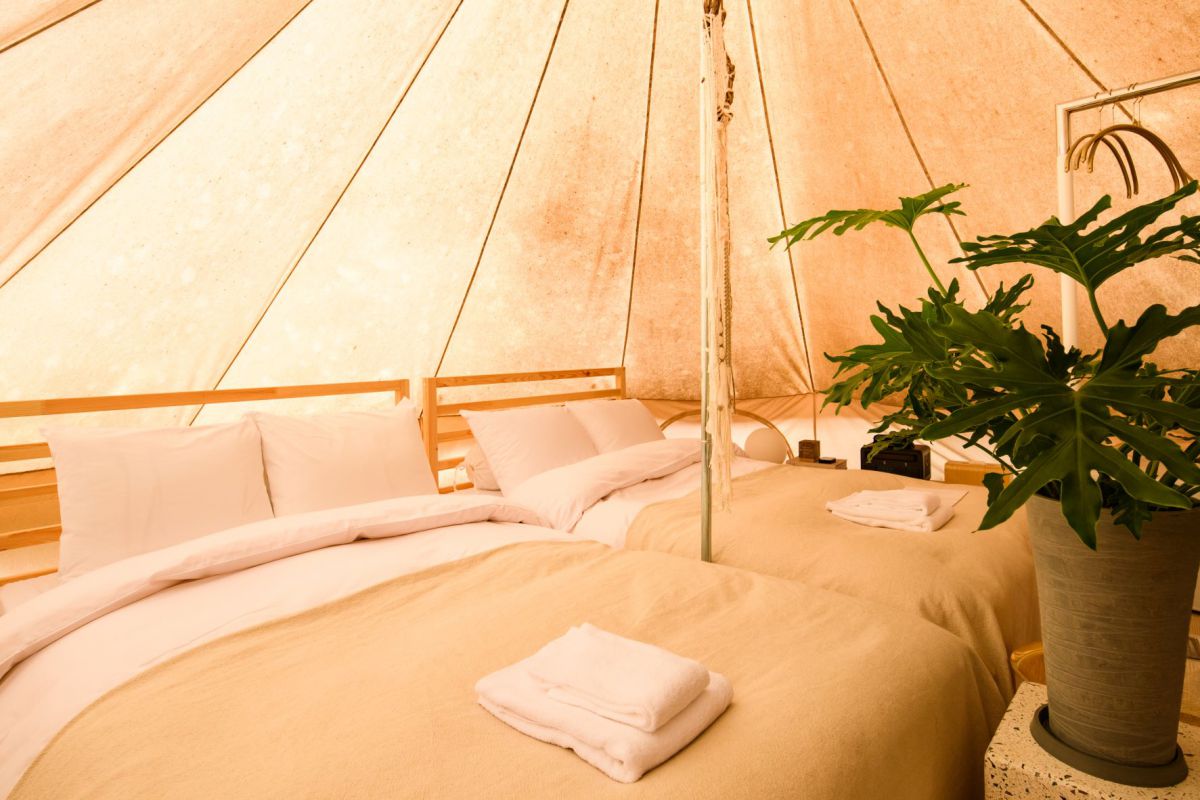 グランピングテント内観