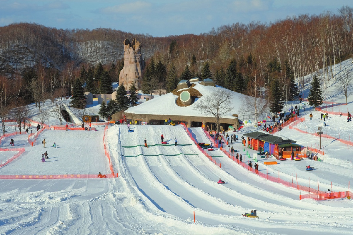 200mのコースを一気に滑り下りるのはスリリング,大人も子どもも楽しめる