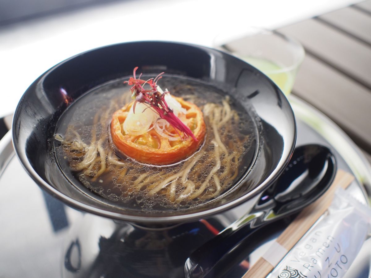 「ヴィーガンラーメン醤油」1320円