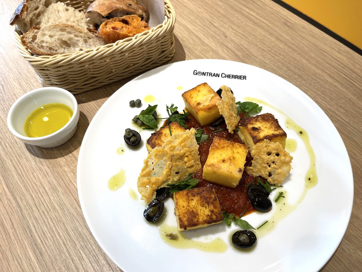 「ポレンタ プッタネスカ」880円