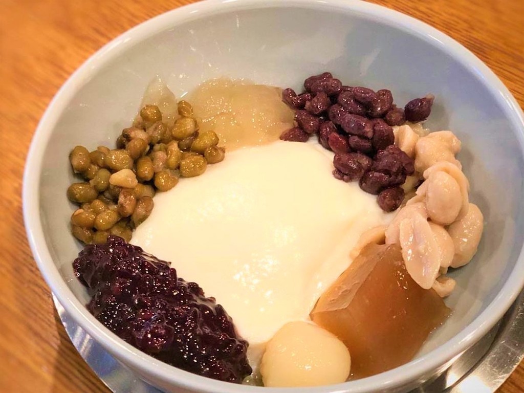 「トッピング豆花」温・冷ともに700円(税別)