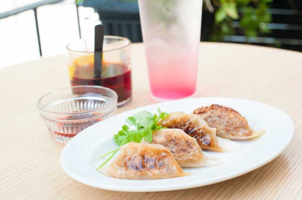 「オーガニックポークの米粉餃子」650円