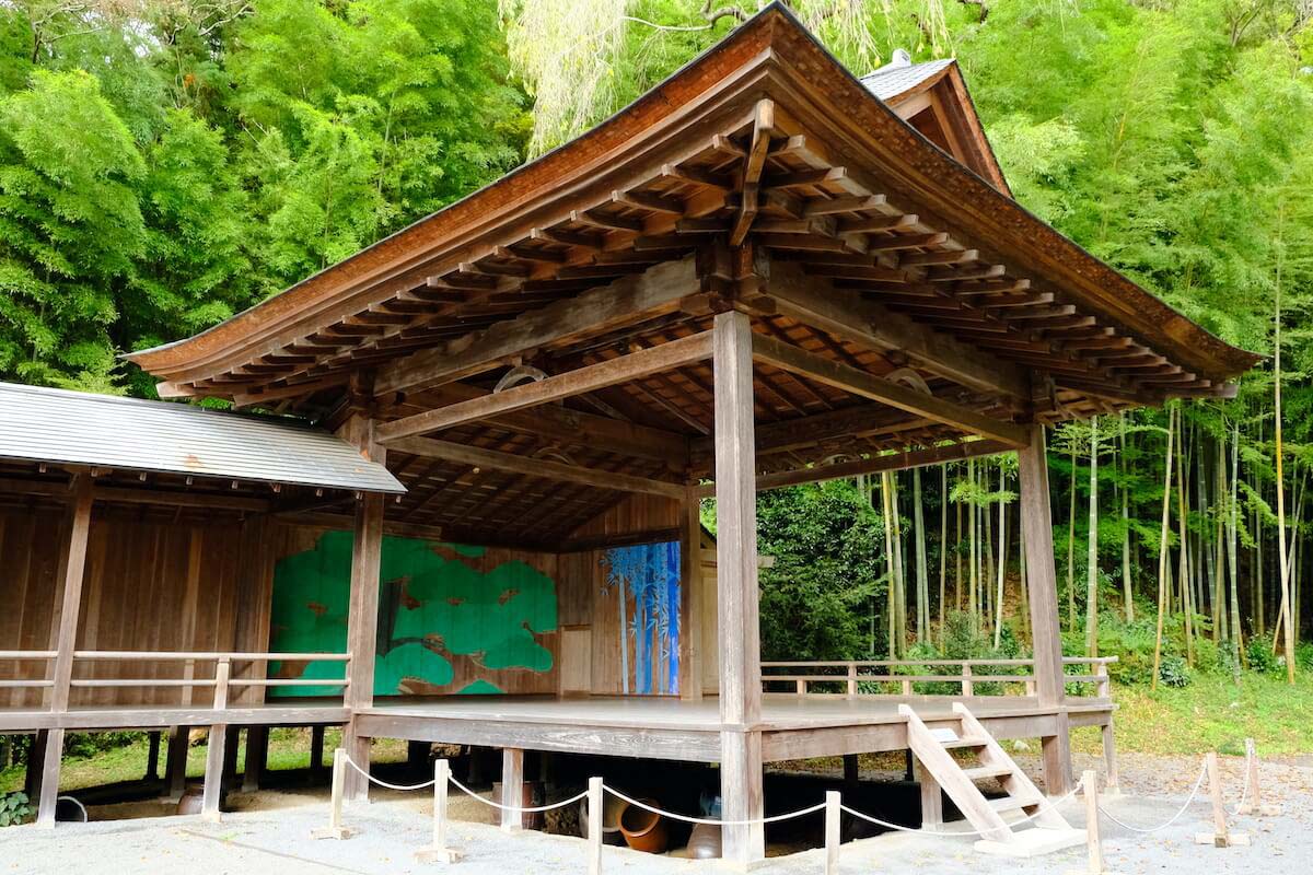 隈研吾氏が設計した森舞台