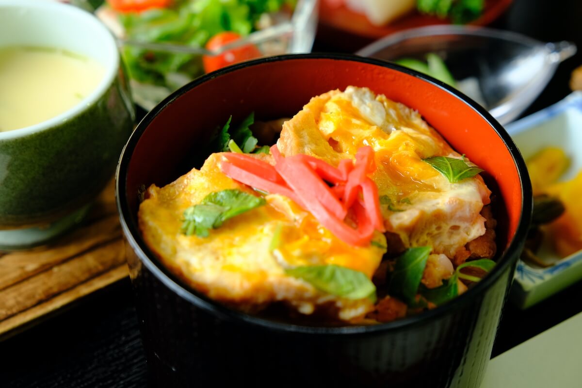 宮城名物・油麩丼