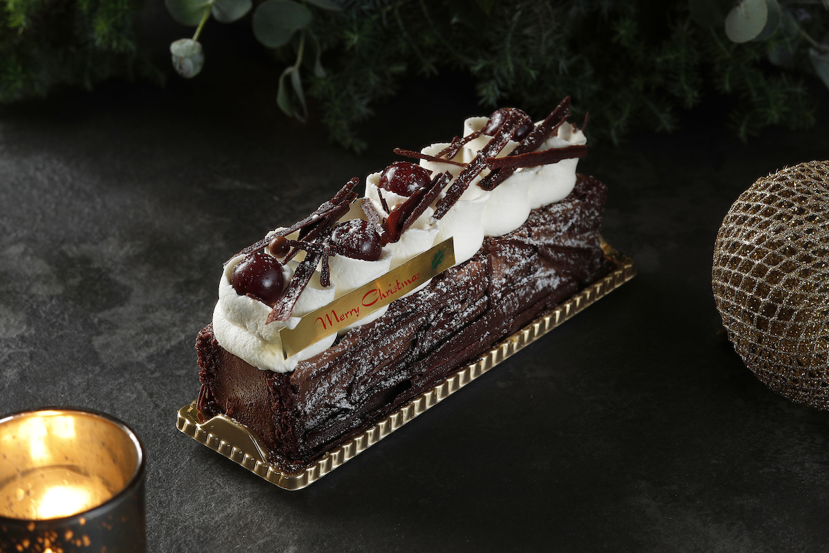 プティノエルコレクションの新作「グリオットチェリー入りチョコレートケーキ」3200円