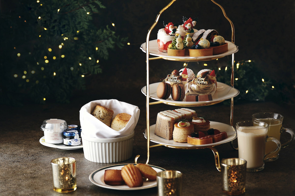 「クリスマスアフタヌーンティー」一人5300円。提供は2021年12月4日〜12月26日、12時〜／14時30分〜／17時〜（各回2時間制）、土・日曜、祝日限定