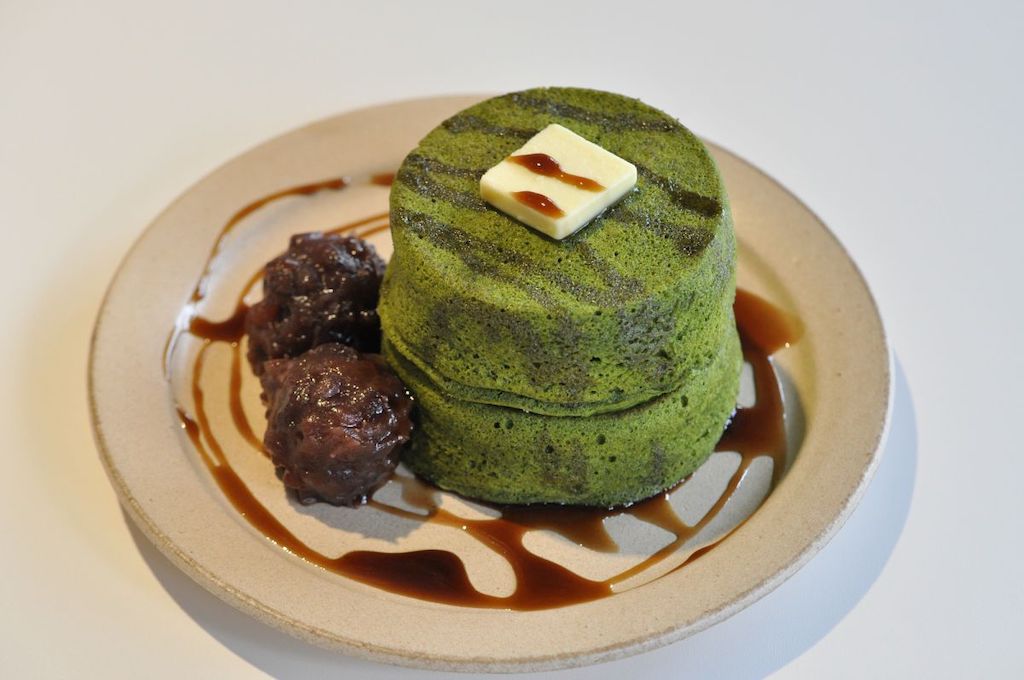「米粉のスフレパンケーキ」（抹茶）830円