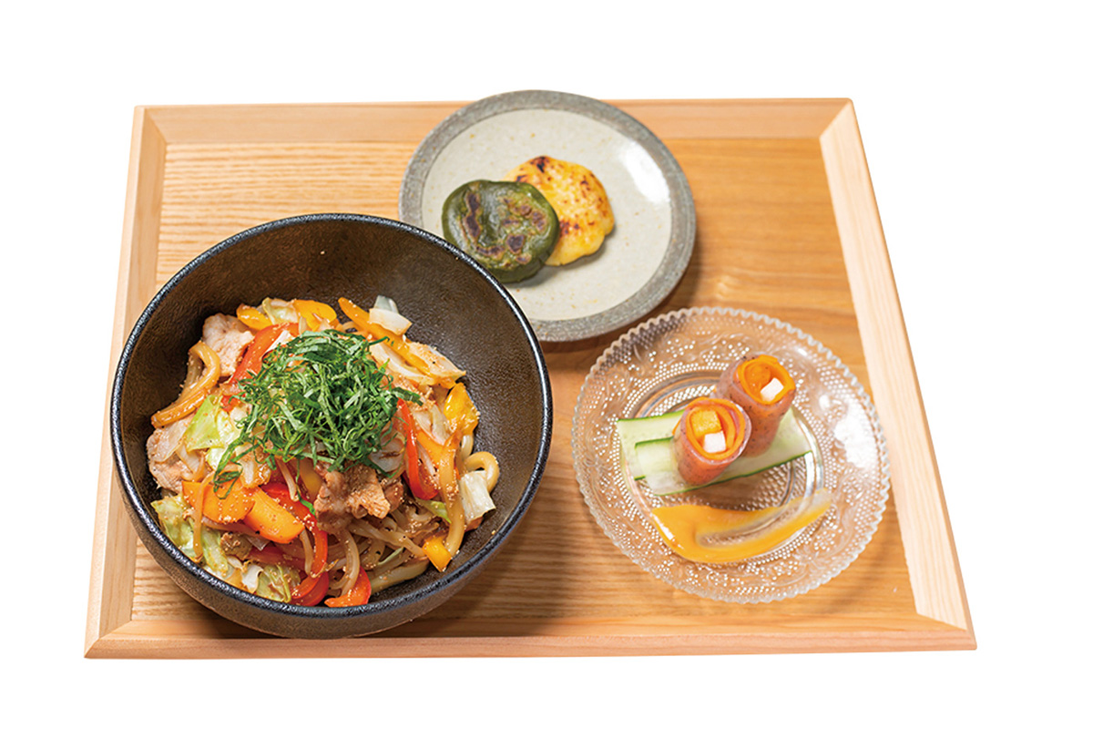 福岡県「辛子明太焼きうどん定食」980円