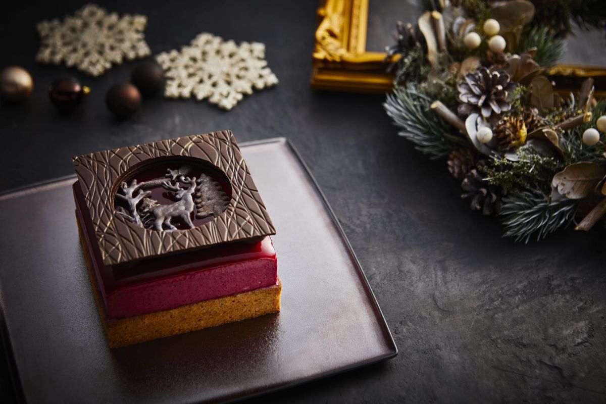 「カシス・フィグ〜Fantasy・幻想美〜」12×12cm×高さ7cm 5000円