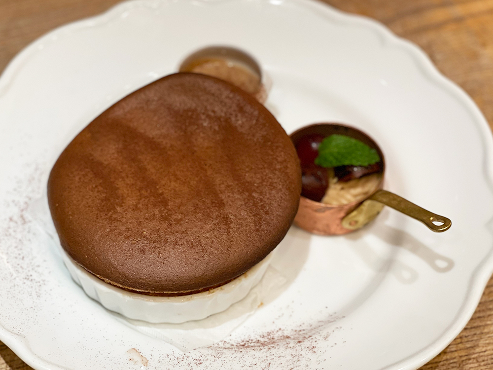 「スフレセット 栗とラムレーズン」お好みのお茶付き1793円(単品1243円)