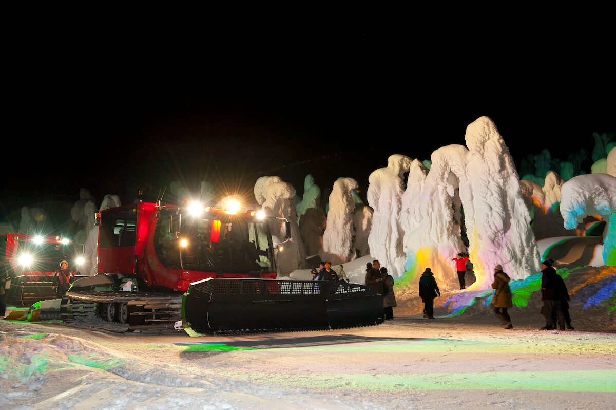 ナイトクルーザーツアー（4500円※ロープウェイ往復乗車代込み）（写真提供：蔵王ロープウェイ）