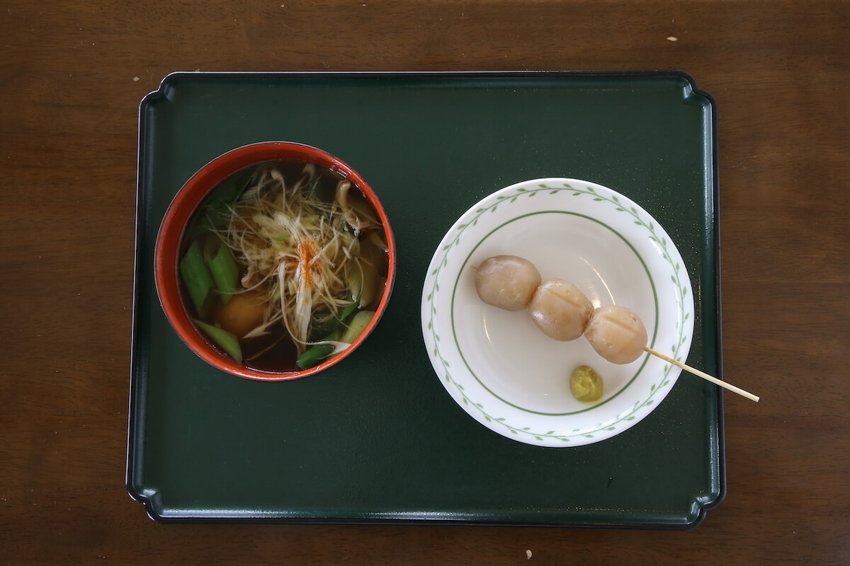 左／いもこ汁500円 右／玉こんにゃく120円