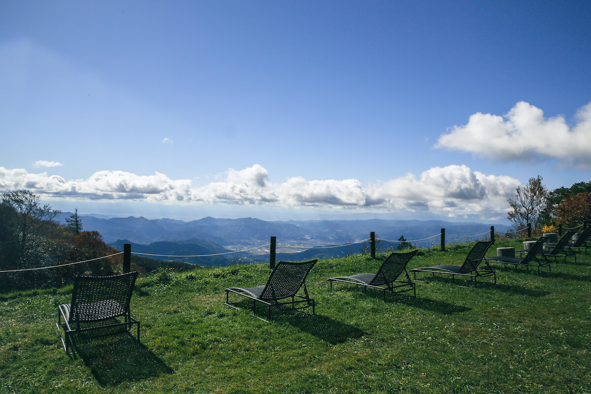 百万人テラスに設けられたビーチベッド