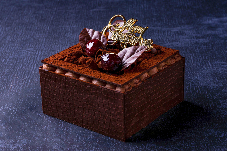 「フォレ ノワール」直径12cm×高さ8cm 5200円