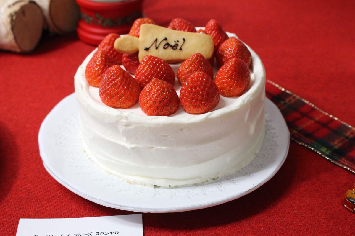 ル ビエ～プロデュイ パー ア ラ カンパニュ～「ジェノワーズ オ フレーズ スペシャル」（エキュート東京） 5号：直径15cm 7236円 ※数量限定販売