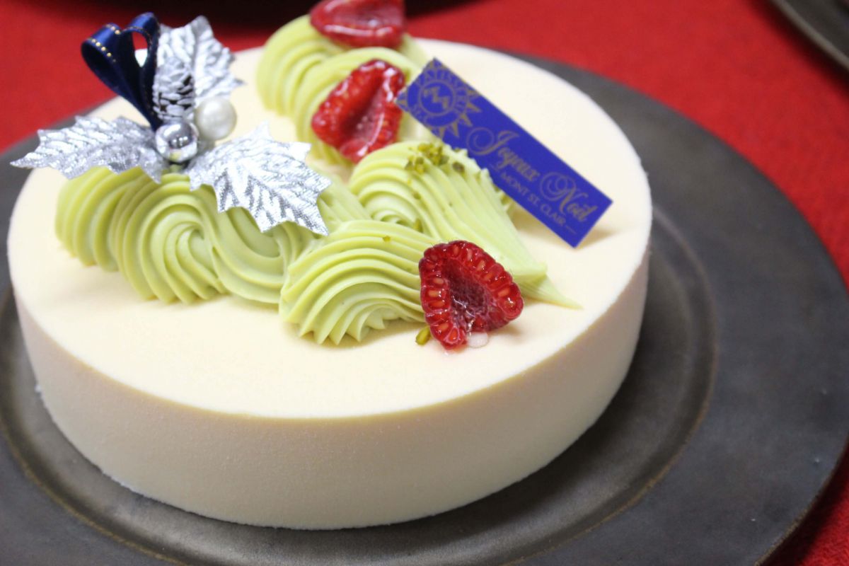 モンサンクレール「ノエルセラヴィ」（ネットでエキナカ グランスタ） 5号：直径約15cm×高さ5.5cm 5400円 ※50台限定販売