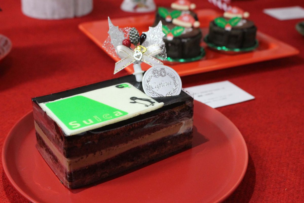 カファレル「カファレル with Suica」（グランスタ東京） 縦7cm×横12cm×高さ5cm 2808円 ※120台限定販売