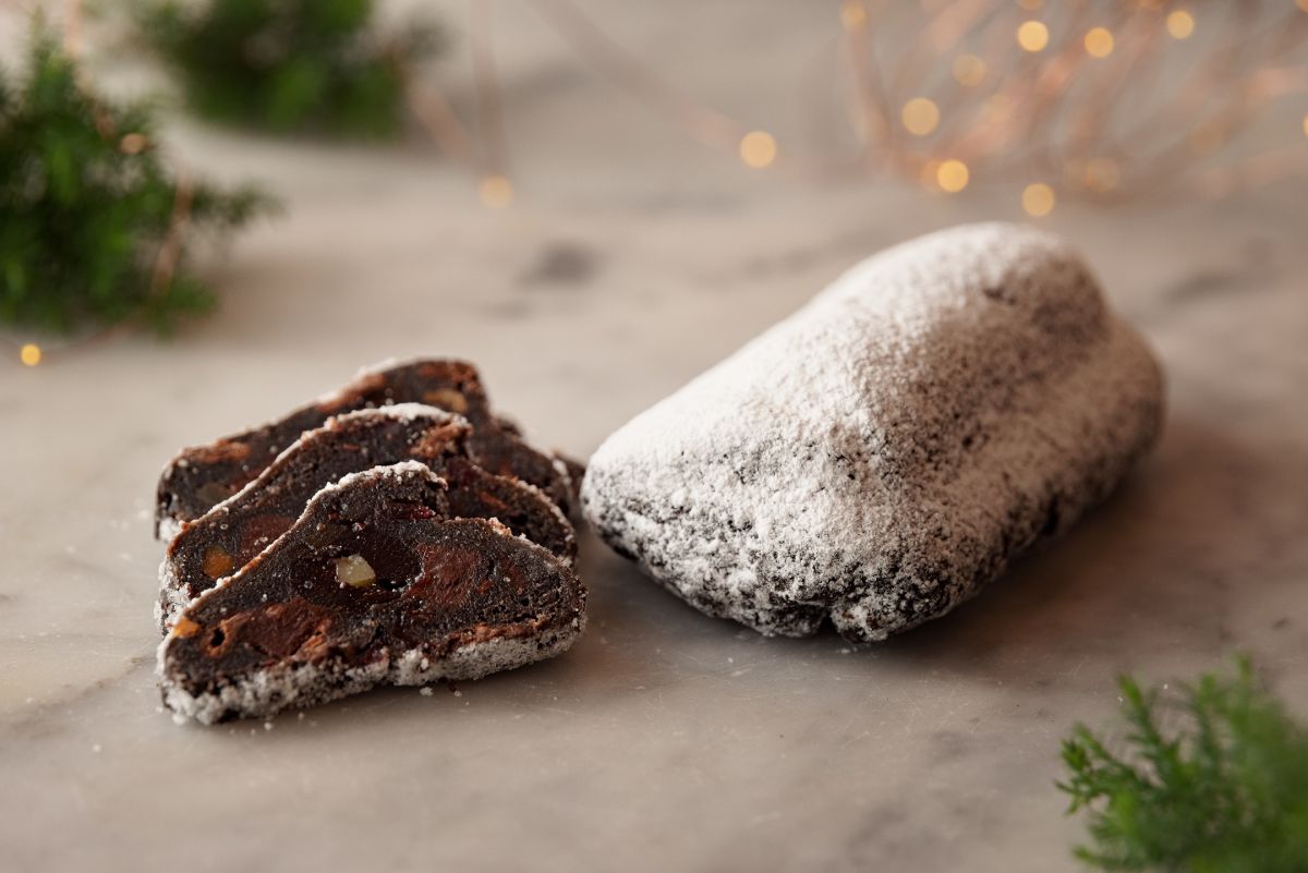 新商品「ショコラーデ・シュトーレン」(長さ13×高さ4cm)3000円 ※販売予定数180個