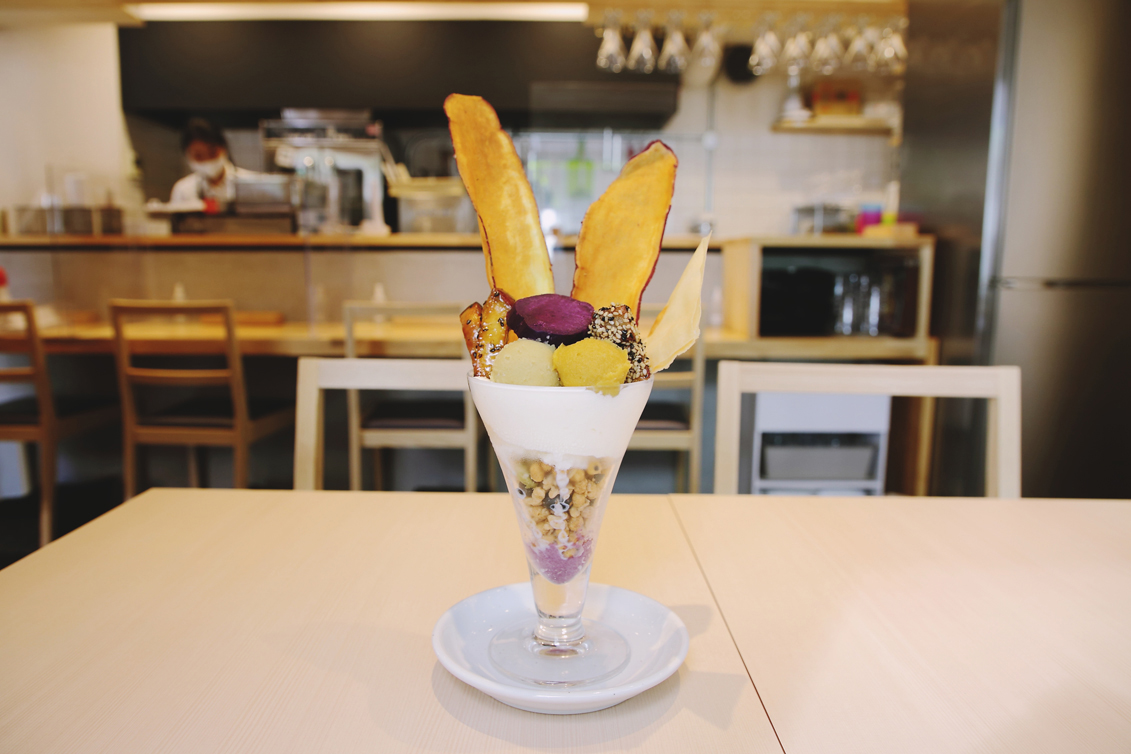 「しみずの贅沢『芋』パフェ」1100円（イートイン）