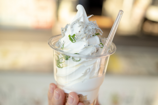 しらすソフトクリーム350円