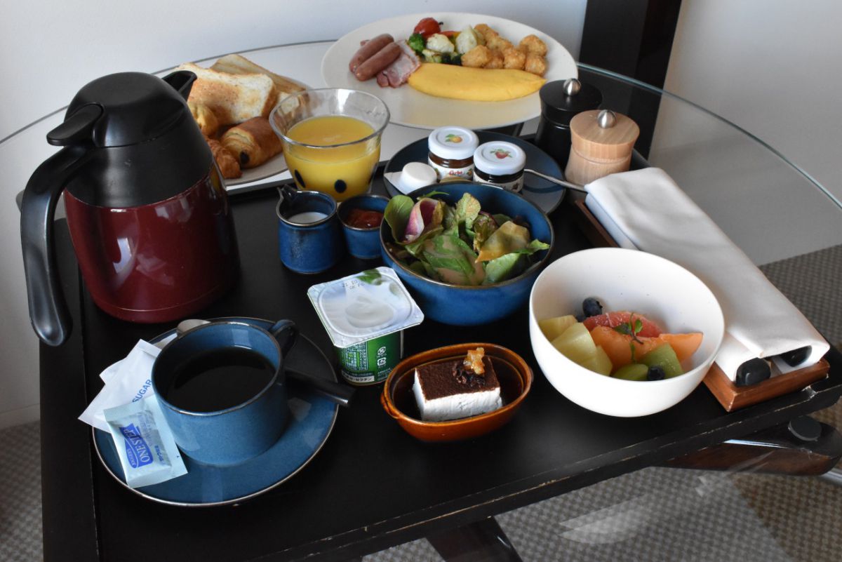 ルームサービスのカップ＆ソーサ―もやっぱりかわいい