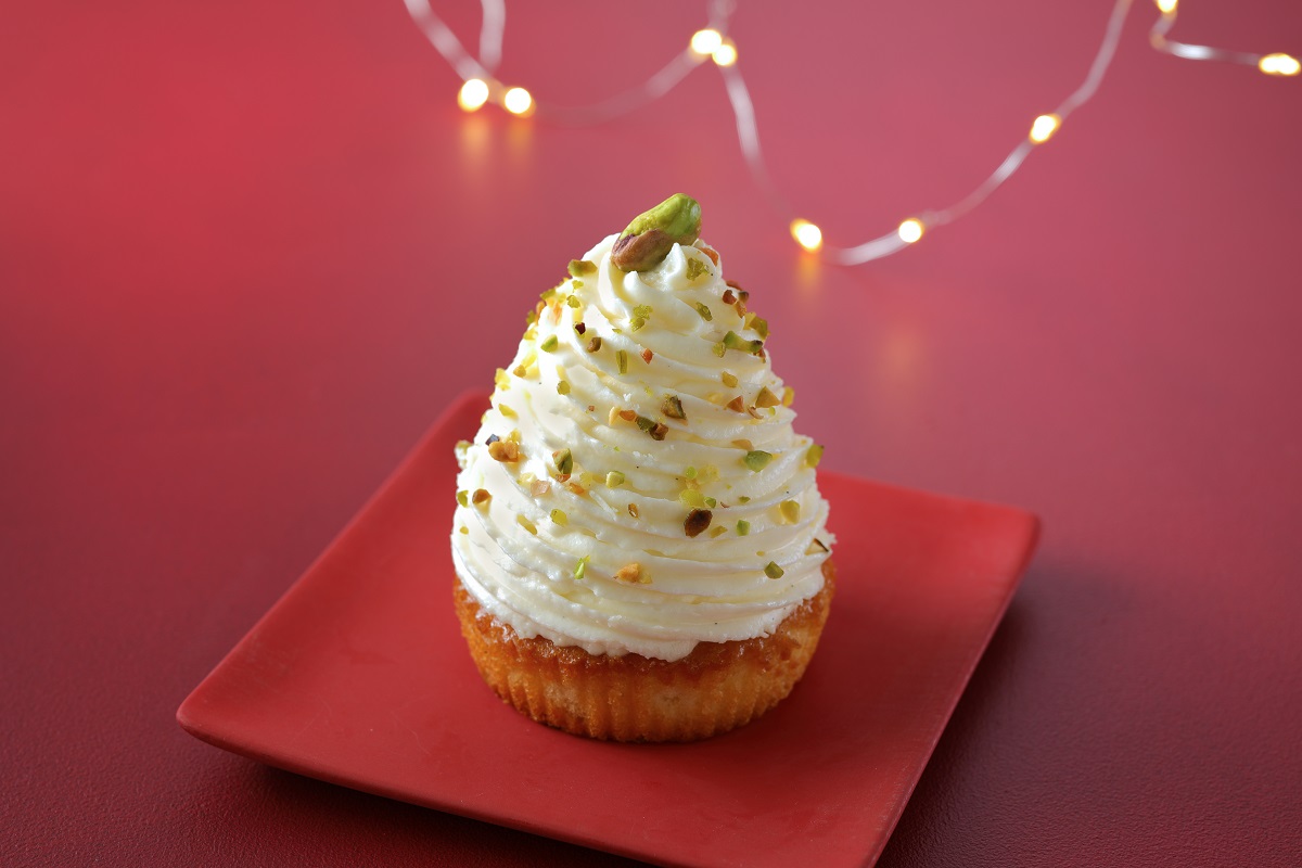 「ピスタチオクリームケーキ」518円（持ち帰り）、528円（店内利用）