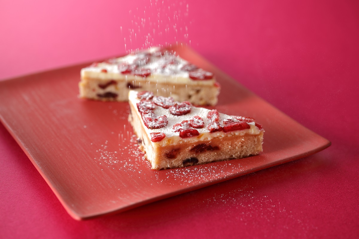 「クランベリーブリスバー」291円（持ち帰り）、297円（店内利用）