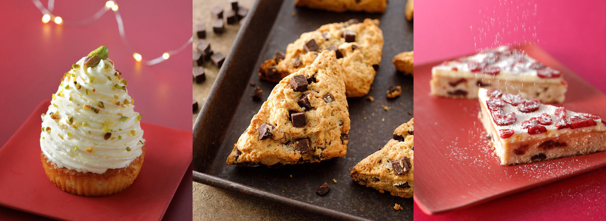 写真左から「ピスタチオクリームケーキ」518円（持ち帰り）、528円（店内利用）／「チョコレートチャンクスコーン」205円（持ち帰り）、209円（店内利用）／「クランベリーブリスバー」291円（持ち帰り）、297円（店内利用）