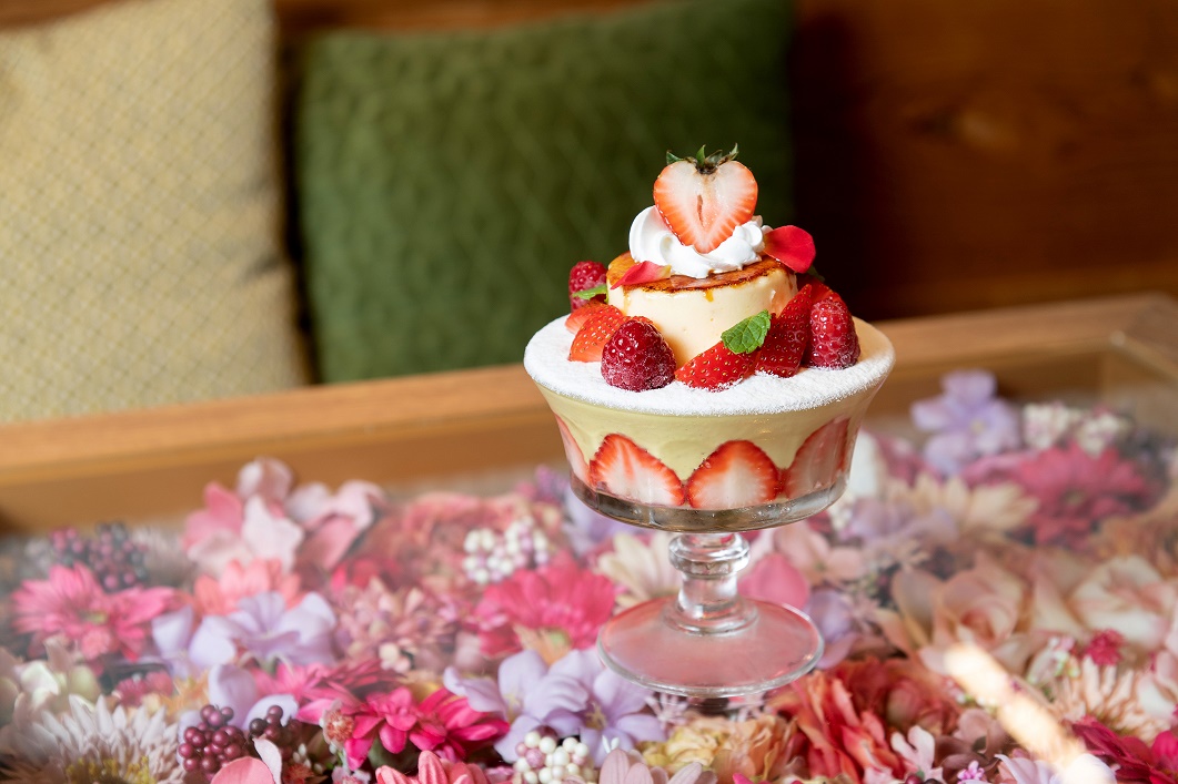 苺とピスタチオムースのフレジェ風　1650円