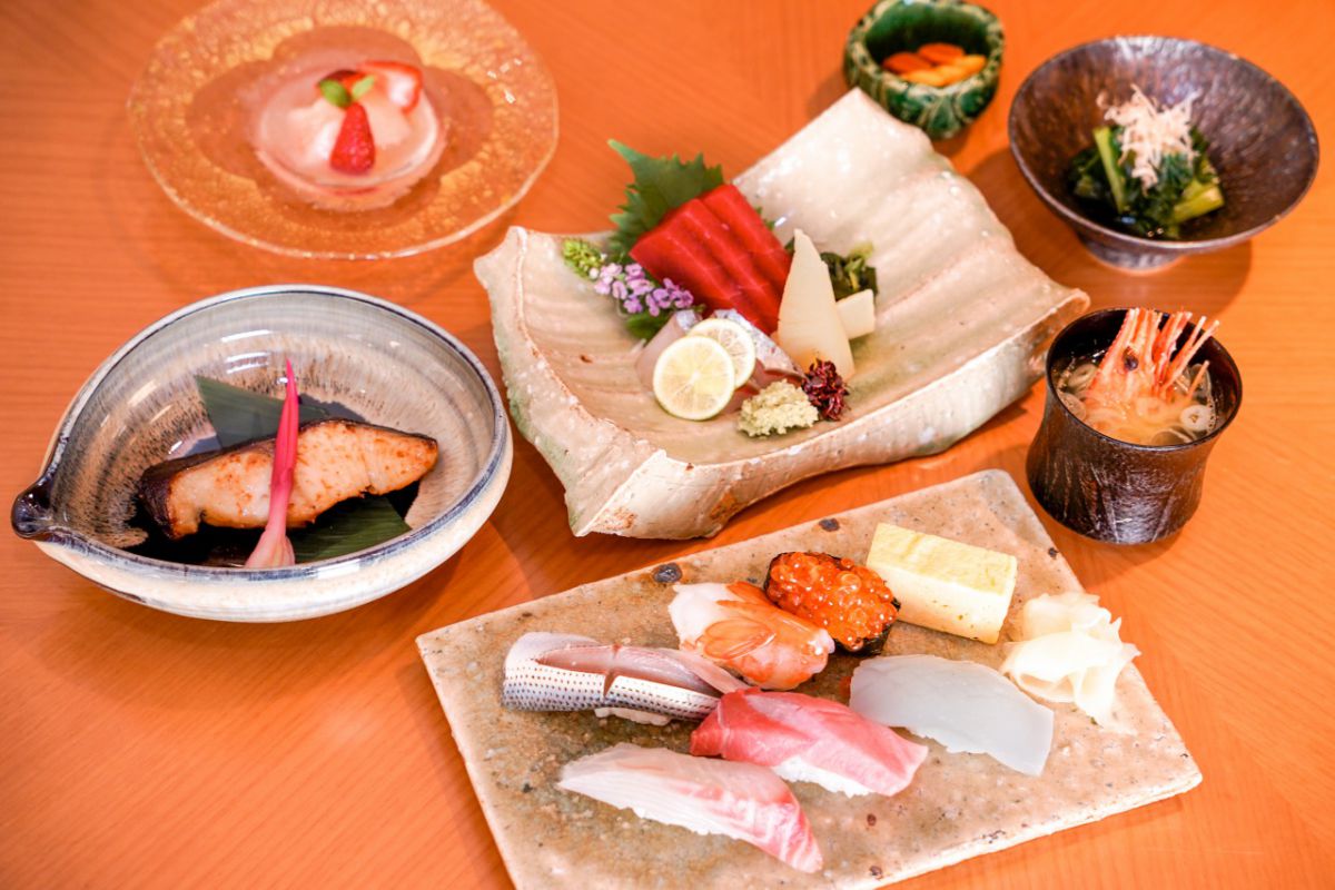 本ステイ限定の「寿司会席」（夕食代は宿泊料金に含む）