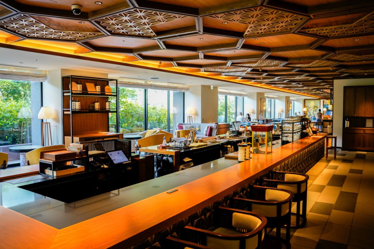 バーラウンジのコンセプトは早川の「水」。