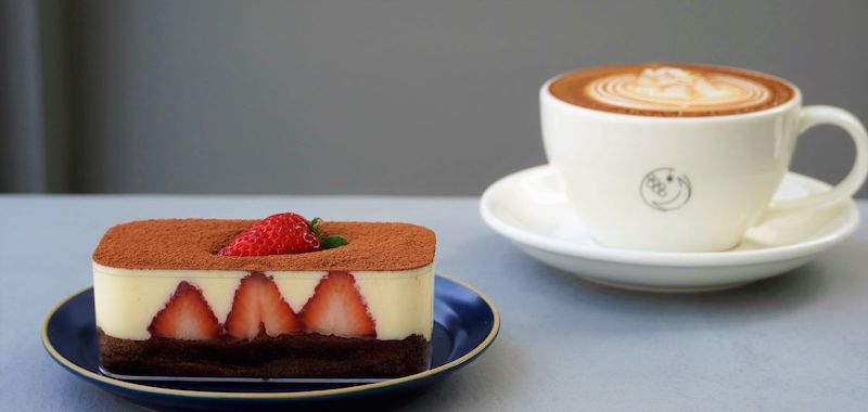 「ティラミス」650円、「カフェラテ」530円