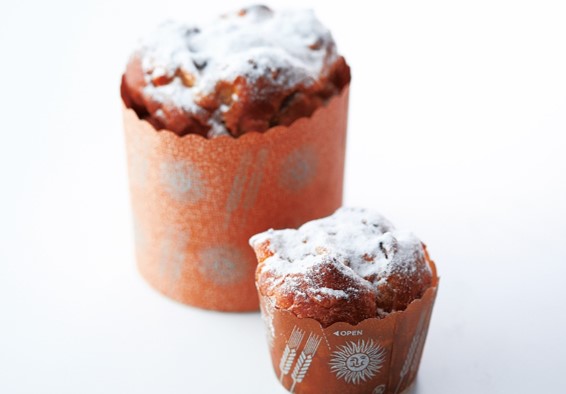 パネトーネ 大（直径約11cm×高さ約12cm） 680円 小（直径約8cm×高さ約6cm）   200円